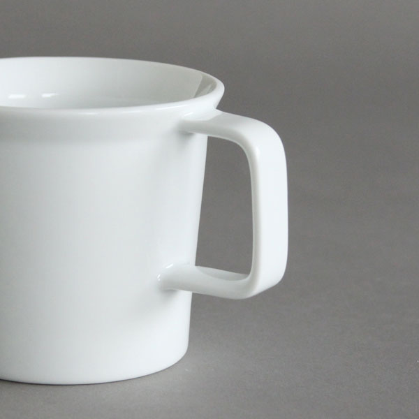 程良い大きさと形の、シンプルでおしゃれなコーヒーカップ