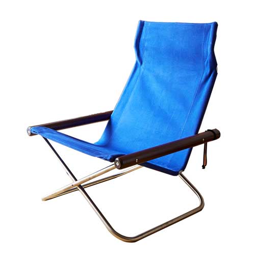折りたたんで持ち運びができる、おしゃれなグッドデザイン賞の椅子