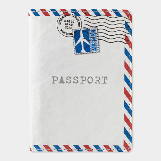搭乗券やカード類が入れられる、おしゃれなパスポートカバー