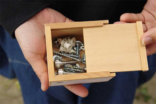 おしゃれに収納できる、スライド式木製小箱