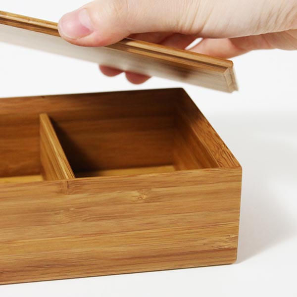 竹から作られた、ストライプ模様が美しいおしゃれなお弁当箱
