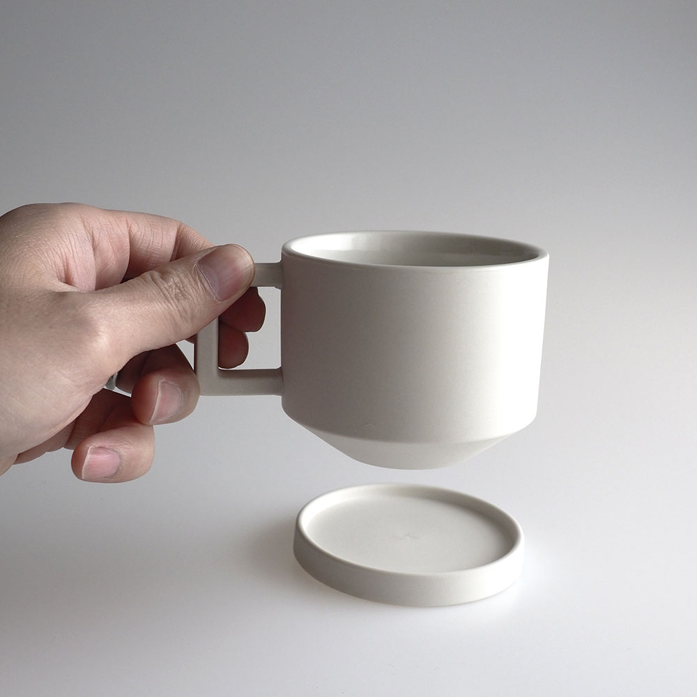 シンプルなデザインでおしゃれな白いコーヒーカップとソーサー おしゃれ雑貨マガジン