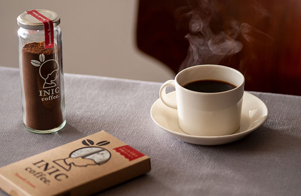 “たった5秒”で本格的な味と香りが楽しめる、おしゃれなコーヒーパウダー