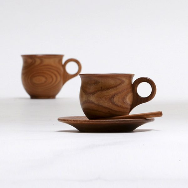 北海道の自然の木々から作られた、おしゃれな木製のコーヒーカップ