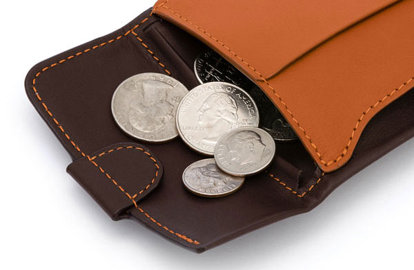小銭・紙幣・カードに素早くアクセスできる、スリムでおしゃれな財布