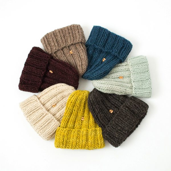 長持ちし温かい、フィンランド製のおしゃれな手編みのニットキャップ