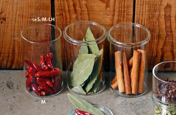 料理や花瓶、小物の収納など色々な使いみちができる、おしゃれな耐熱グラス