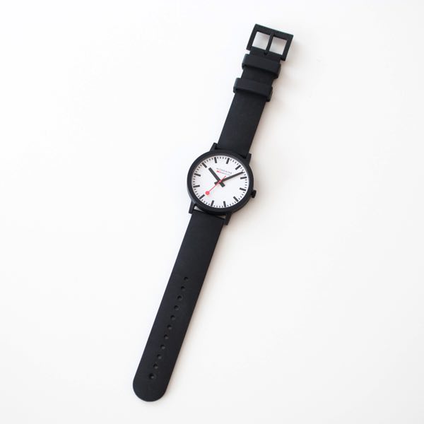 シンプルで飽きのこない普遍的なデザインの、おしゃれな腕時計