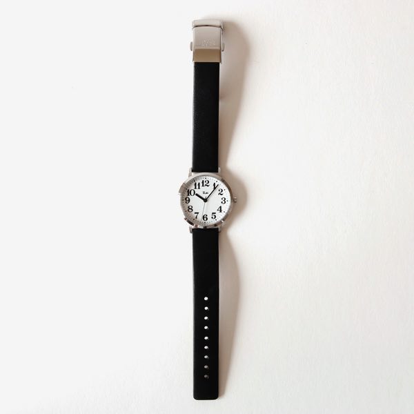 日本を代表するプロダクトデザイナーの巨匠がデザインした、おしゃれでベーシックな腕時計