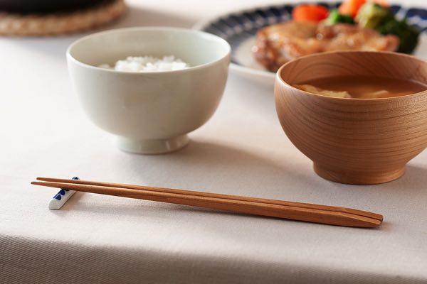 日本の銘木を使った、優しい手触りのおしゃれな木箸