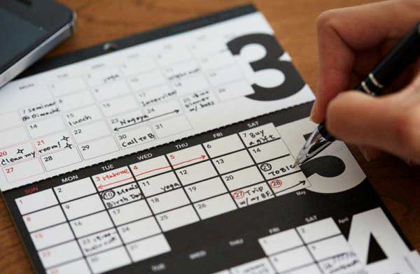 3ヶ月をひと目でチェックできる、使い勝手の良いおしゃれな卓上カレンダー2021年版
