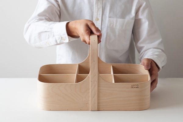 フィンランドで作られた美しい曲線デザインの、おしゃれな木製ツールボックス