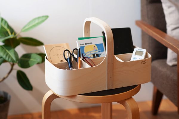 フィンランドで作られた美しい曲線デザインの、おしゃれな木製ツールボックス