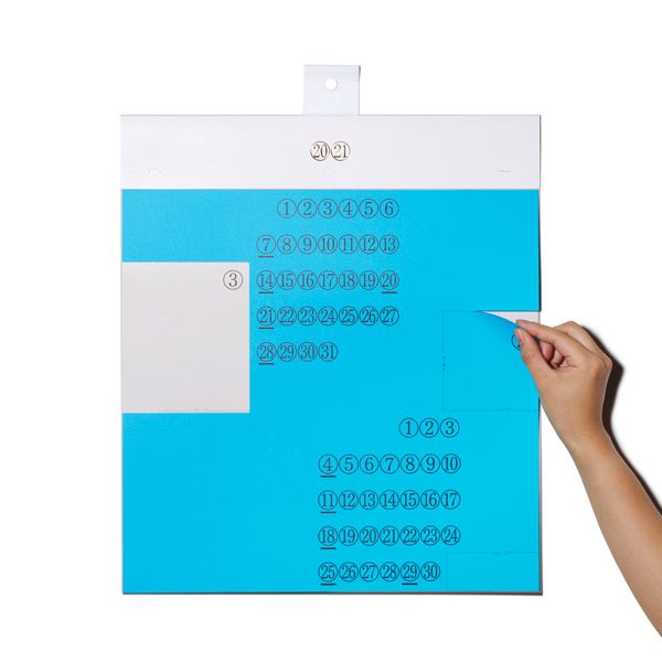 さまざまな質感の紙が重なる、こだわりがつまったおしゃれな壁掛けカレンダー2021年版