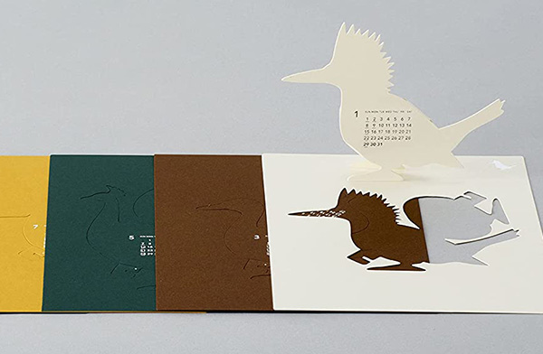 鳥をモチーフにした、おしゃれな卓上カレンダー2023年版