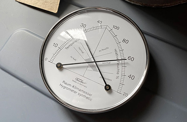 おしゃれなドイツ製アナログ温湿度計
